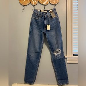 Levi’s premium 80’s mom jeans